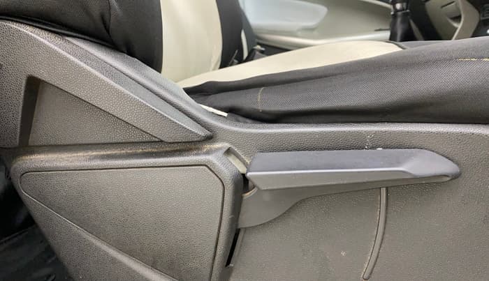 2017 Ford Ecosport TITANIUM 1.5L DIESEL, Diesel, Manual, 1,48,216 km, Driver Side Adjustment Panel
