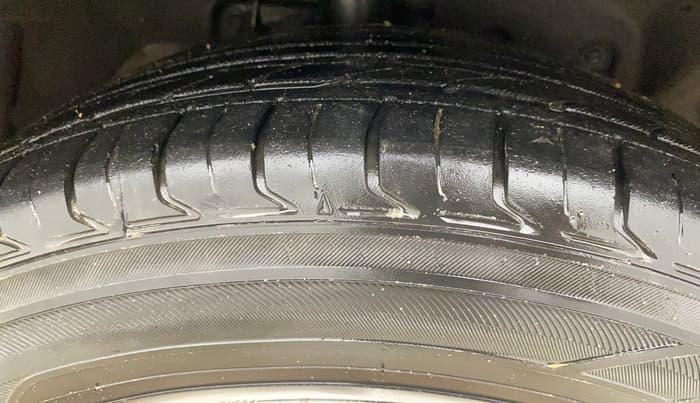 2017 Ford Ecosport TITANIUM 1.5L DIESEL, Diesel, Manual, 1,48,216 km, Right Front Tyre Tread
