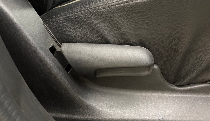 2020 Maruti Vitara Brezza VDI, Diesel, Manual, 52,852 km, Driver Side Adjustment Panel