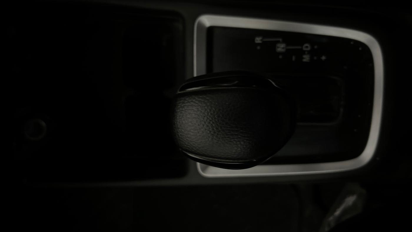 2022 Maruti Swift ZXI AMT, Petrol, Automatic, 39,752 km, Gear Lever