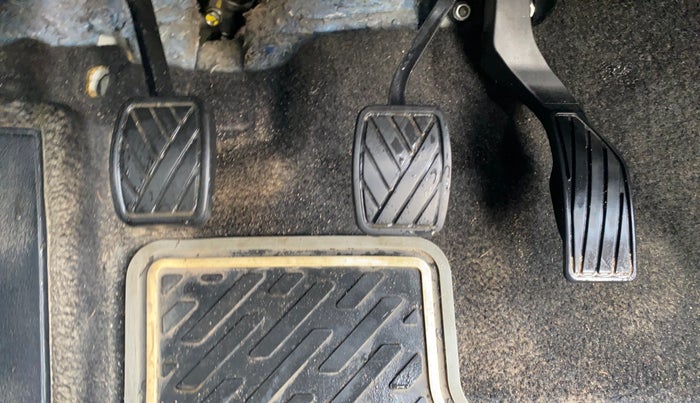 2020 Maruti S Cross ALPHA 1.5, Petrol, Manual, 1,03,527 km, Pedals