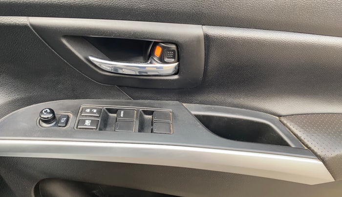 2020 Maruti S Cross ALPHA 1.5, Petrol, Manual, 1,03,527 km, Driver Side Door Panels Control