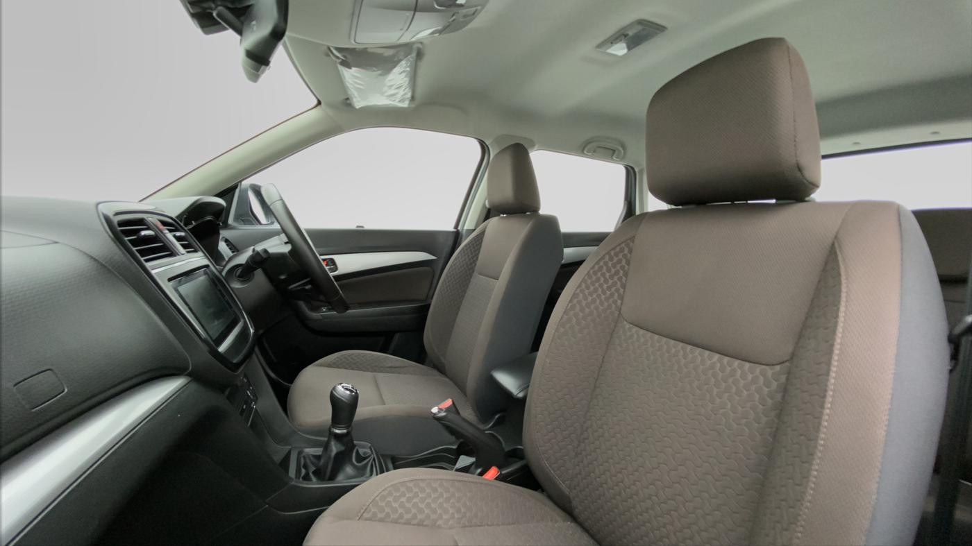 2020 Toyota URBAN CRUISER PREMIUM MT, Petrol, Manual, 33,538 km, Right Side Front Door Cabin