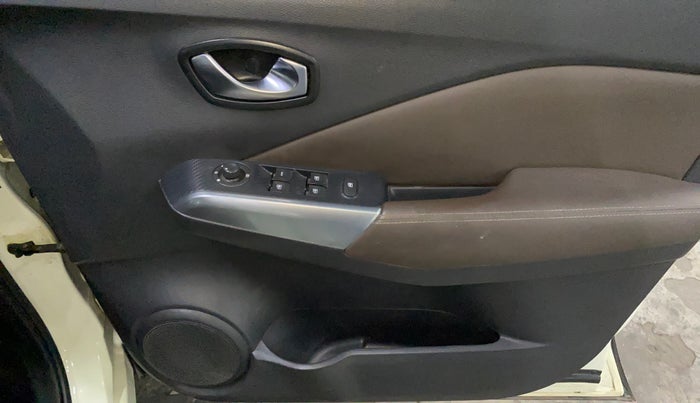 2020 Nissan Kicks XV PREMIUM (O) TURBO 1.3 DUAL TONE, Petrol, Manual, 54,686 km, Driver Side Door Panels Control