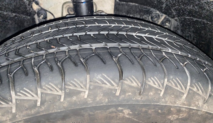 2020 Nissan Kicks XV PREMIUM (O) TURBO 1.3 DUAL TONE, Petrol, Manual, 54,686 km, Right Front Tyre Tread