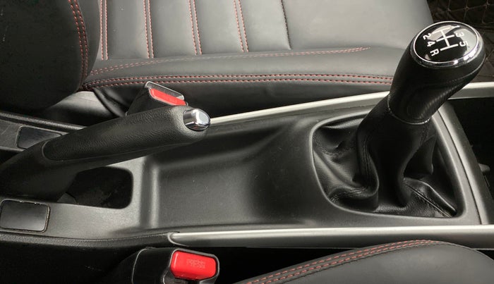 2018 Maruti Baleno DELTA 1.2 K12, Petrol, Manual, 37,747 km, Gear Lever
