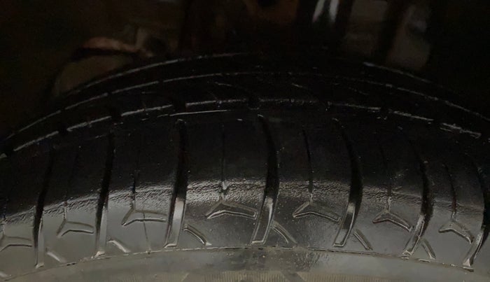 2022 Tata Tiago XT CNG, CNG, Manual, 73,666 km, Left Front Tyre Tread
