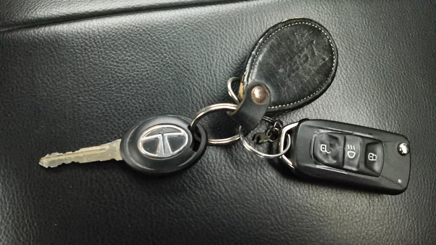 2014 Tata Zest XT PETROL, CNG, Manual, 70,204 km, Key Close Up