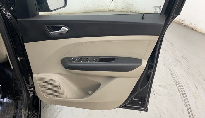 2024 Renault TRIBER RXZ, Petrol, Manual, 16,560 km, Driver Side Door Panels Control