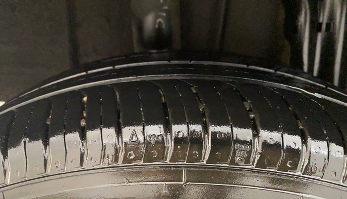 2024 Renault TRIBER RXZ, Petrol, Manual, 16,560 km, Right Rear Tyre Tread