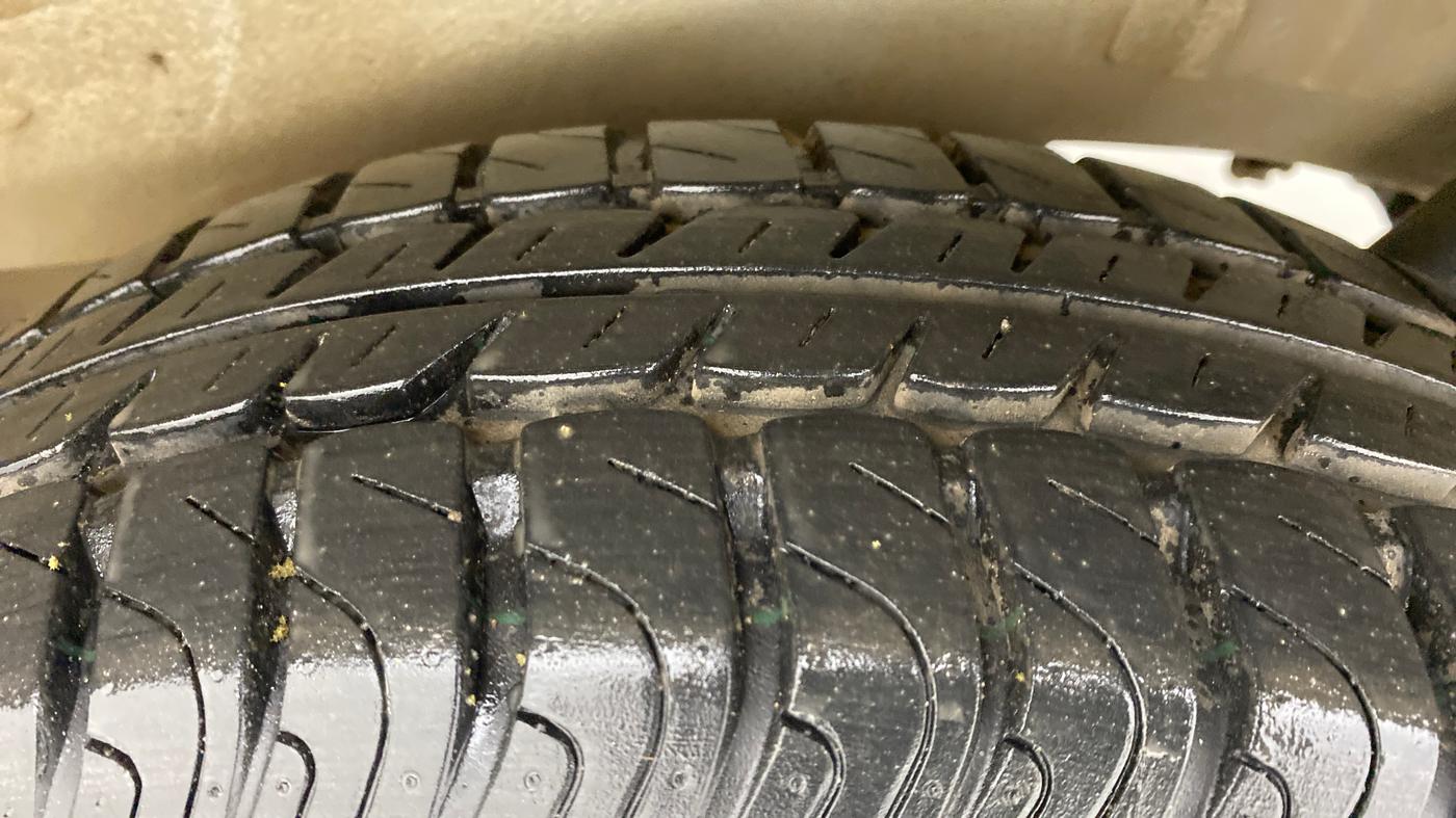 2013 Maruti Wagon R 1.0 VXI, Petrol, Manual, 67,293 km, Left Rear Tyre Tread