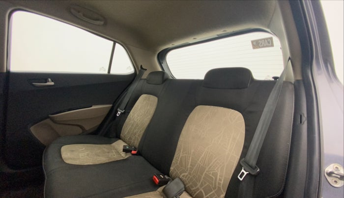 2015 Hyundai Grand i10 SPORTZ 1.2 KAPPA VTVT, Petrol, Manual, 1,00,173 km, Right Side Rear Door Cabin
