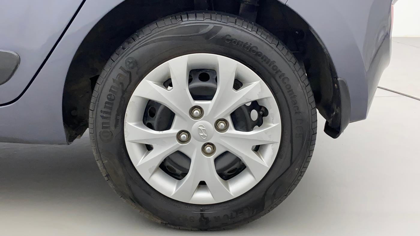 2015 Hyundai Grand i10 SPORTZ 1.2 KAPPA VTVT, Petrol, Manual, 1,00,173 km, Left Rear Wheel