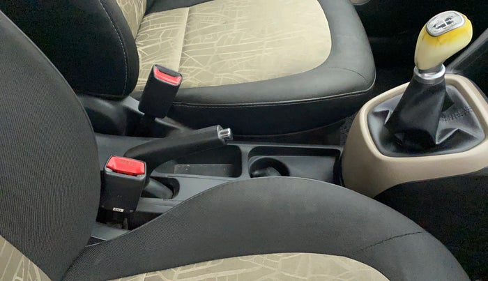 2015 Hyundai Grand i10 SPORTZ 1.2 KAPPA VTVT, Petrol, Manual, 1,00,173 km, Gear Lever