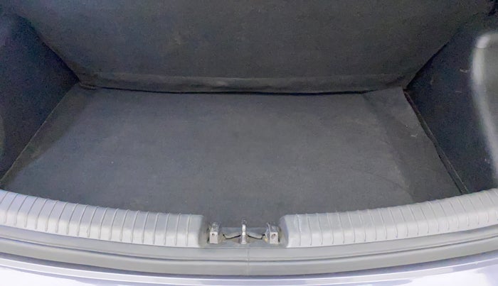 2015 Hyundai Grand i10 SPORTZ 1.2 KAPPA VTVT, Petrol, Manual, 1,00,173 km, Boot Inside