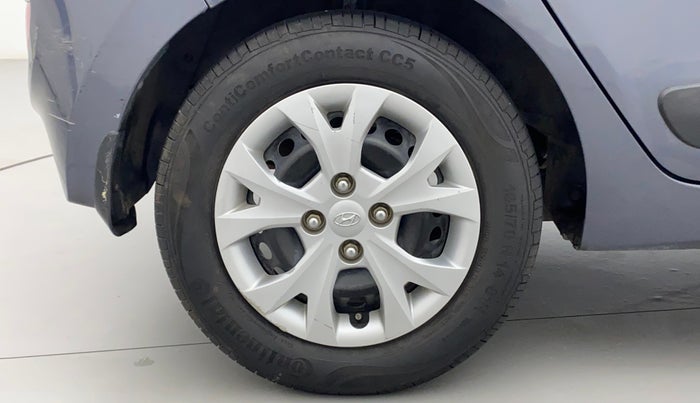 2015 Hyundai Grand i10 SPORTZ 1.2 KAPPA VTVT, Petrol, Manual, 1,00,173 km, Right Rear Wheel