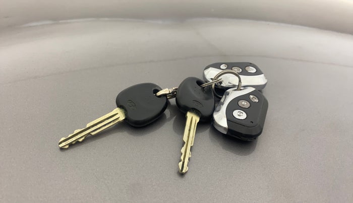 2013 Hyundai Eon ERA +, Petrol, Manual, 59,810 km, Key Close Up