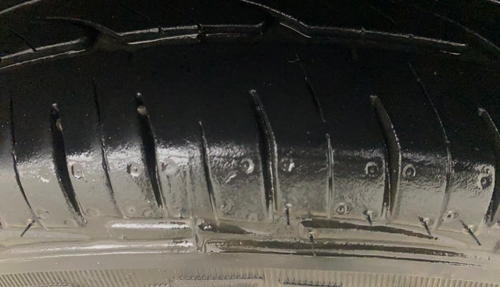 2013 Hyundai Eon ERA +, Petrol, Manual, 59,810 km, Left Rear Tyre Tread