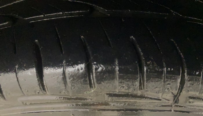 2013 Hyundai Eon ERA +, Petrol, Manual, 59,810 km, Right Front Tyre Tread