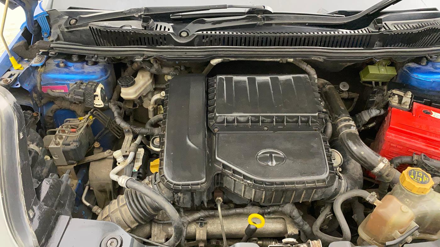 2018 Tata NEXON XZ PLUS DIESEL, Diesel, Manual, 1,22,860 km, Engine View - Right