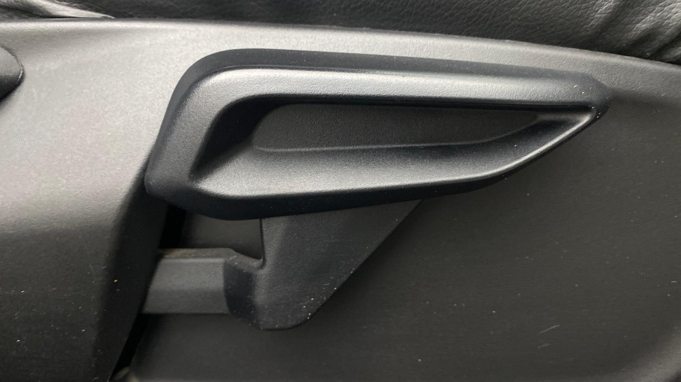 2020 Tata NEXON XZA PLUS (O) DIESEL, Diesel, Automatic, 60,064 km, Driver Side Adjustment Panel