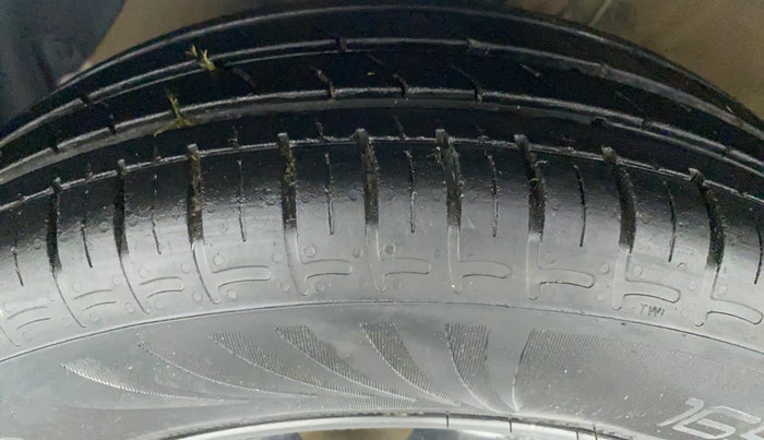 2020 Hyundai GRAND I10 NIOS SPORTZ PETROL, Petrol, Manual, 45,117 km, Left Front Tyre Tread