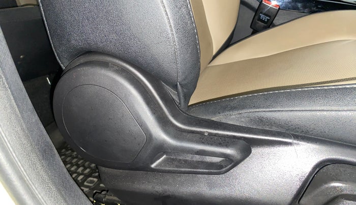 2022 Tata NEXON XZA PLUS (PREMIUM) KAZIRANGA PETROL, Petrol, Automatic, 32,262 km, Driver Side Adjustment Panel