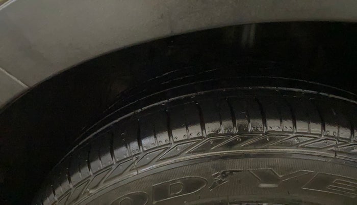 2022 Tata NEXON XZA PLUS (PREMIUM) KAZIRANGA PETROL, Petrol, Automatic, 32,262 km, Left Front Tyre Tread