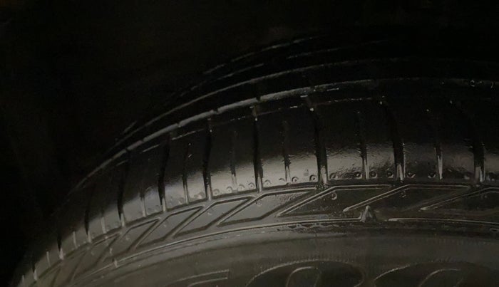 2022 Tata NEXON XZA PLUS (PREMIUM) KAZIRANGA PETROL, Petrol, Automatic, 32,262 km, Left Rear Tyre Tread