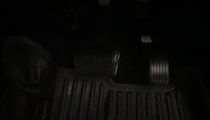 2022 Tata NEXON XZA PLUS (PREMIUM) KAZIRANGA PETROL, Petrol, Automatic, 32,262 km, Pedals