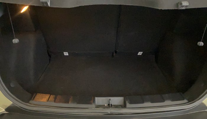 2022 Tata NEXON XZA PLUS (PREMIUM) KAZIRANGA PETROL, Petrol, Automatic, 32,262 km, Boot Inside