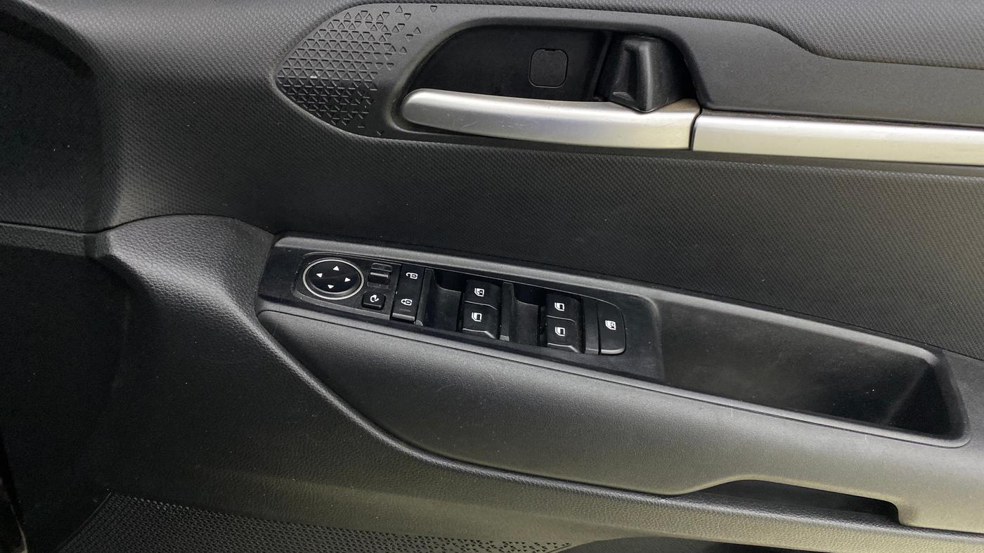 2022 KIA SONET HTK PLUS 1.2, Petrol, Manual, 33,404 km, Driver Side Door Panels Control