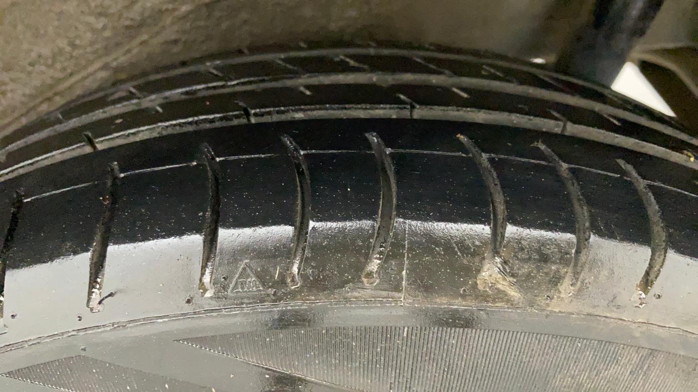 2017 Maruti Wagon R 1.0 LXI, CNG, Manual, 51,165 km, Left Rear Tyre Tread