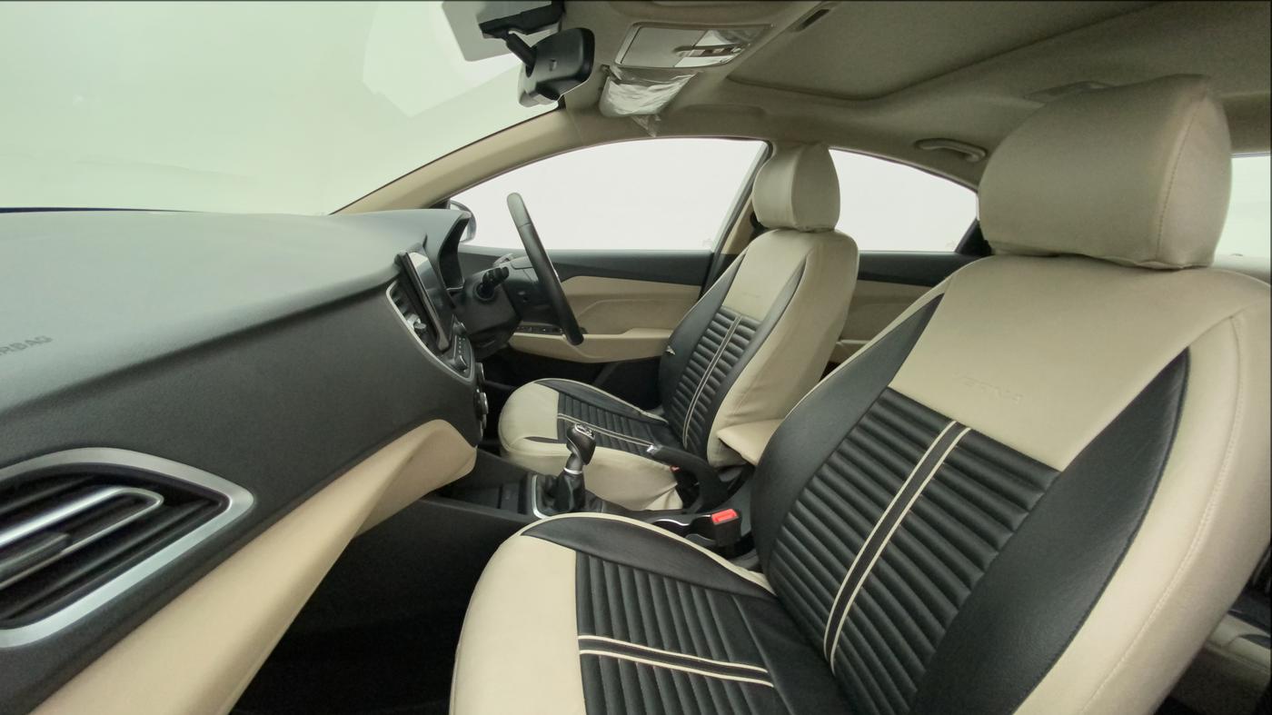 2020 Hyundai Verna SX 1.5 VTVT, Petrol, Manual, 31,897 km, Right Side Front Door Cabin