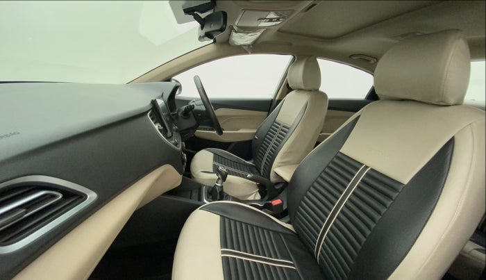 2020 Hyundai Verna SX 1.5 VTVT, Petrol, Manual, 31,897 km, Right Side Front Door Cabin