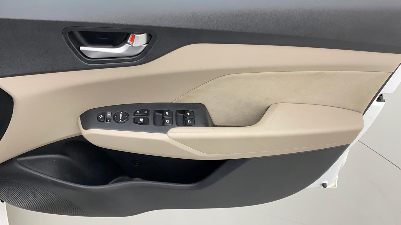 2020 Hyundai Verna SX 1.5 VTVT, Petrol, Manual, 31,897 km, Driver Side Door Panels Control