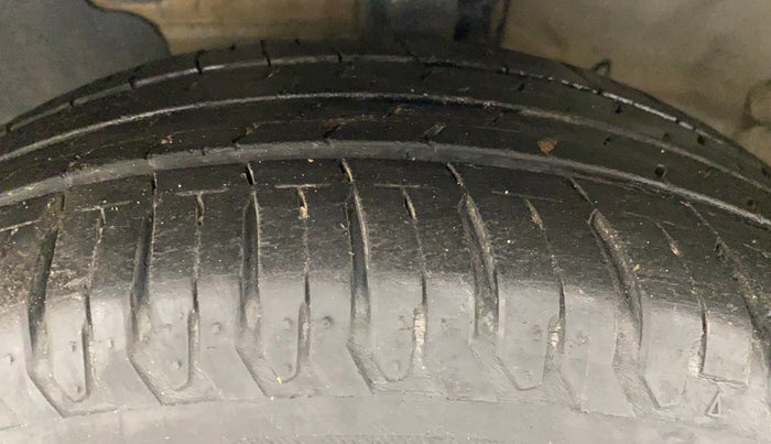 2020 Hyundai Verna SX 1.5 VTVT, Petrol, Manual, 31,897 km, Left Front Tyre Tread