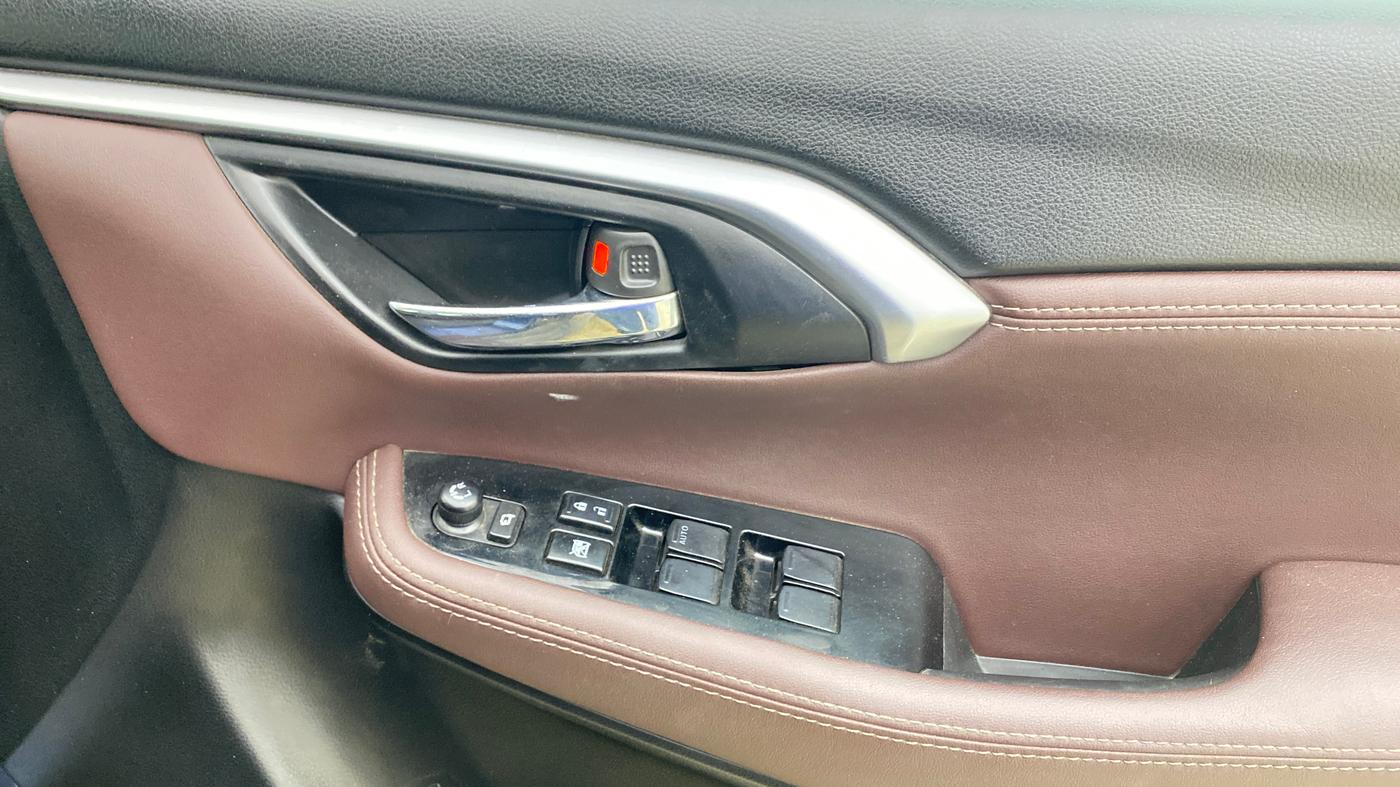 2024 Maruti Grand Vitara ALPHA SMART HYBRID AT, Petrol, Automatic, 27,304 km, Driver Side Door Panels Control