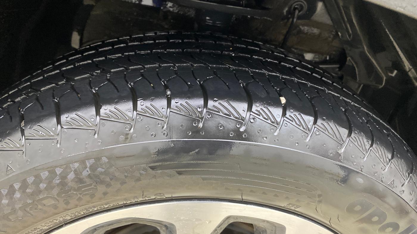 2024 Maruti Grand Vitara ALPHA SMART HYBRID AT, Petrol, Automatic, 27,304 km, Right Front Tyre Tread