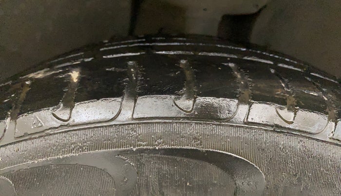 2018 Nissan Terrano XV D PREMIUM AMT, Diesel, Automatic, 38,254 km, Right Front Tyre Tread