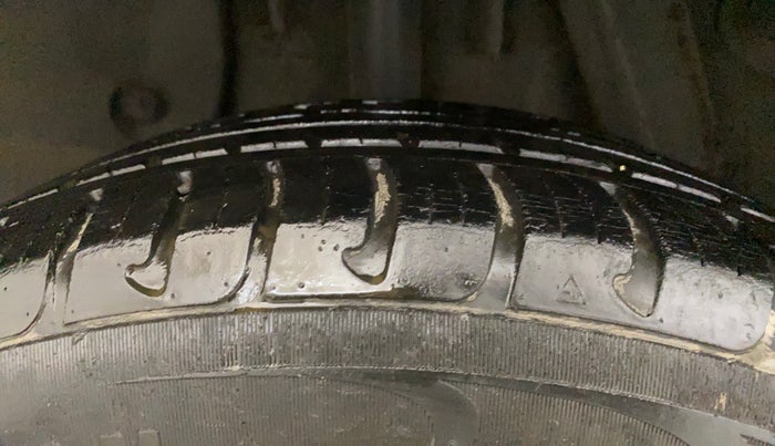 2018 Nissan Terrano XV D PREMIUM AMT, Diesel, Automatic, 38,254 km, Right Rear Tyre Tread