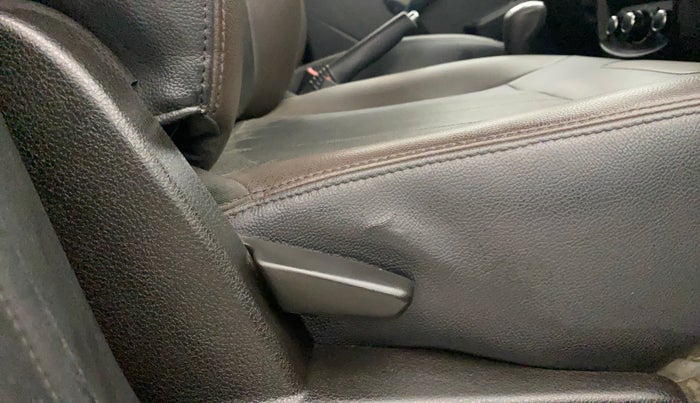 2018 Nissan Terrano XV D PREMIUM AMT, Diesel, Automatic, 38,254 km, Driver Side Adjustment Panel