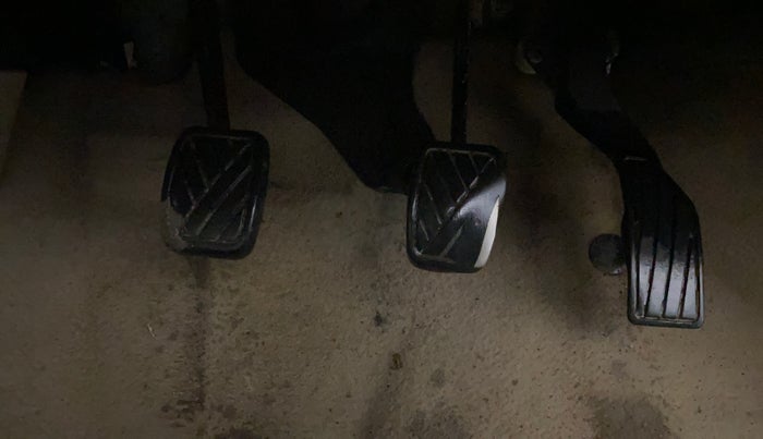 2014 Maruti Swift Dzire VXI, Petrol, Manual, 1,15,322 km, Pedals