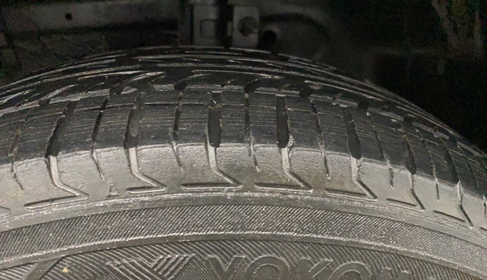 2014 Maruti Swift Dzire VXI, Petrol, Manual, 1,15,322 km, Left Front Tyre Tread