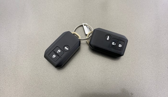 2017 Maruti Dzire ZXI PLUS, Petrol, Manual, 43,814 km, Key Close Up