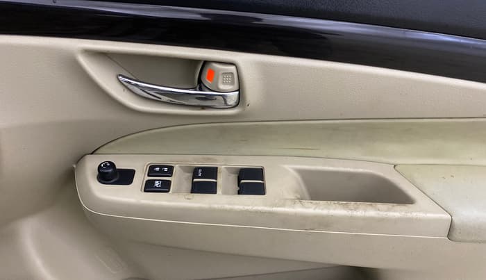 2016 Maruti Ciaz VXI, Petrol, Manual, 42,786 km, Driver Side Door Panels Control