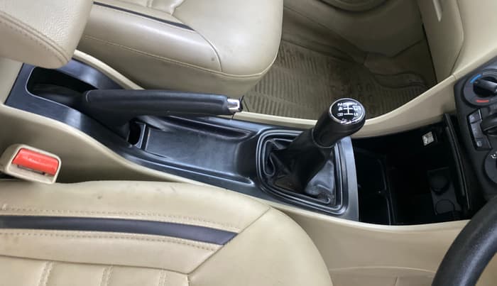 2016 Maruti Ciaz VXI, Petrol, Manual, 42,786 km, Gear Lever