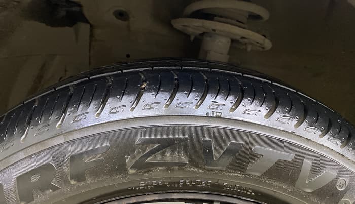 2016 Maruti Ciaz VXI, Petrol, Manual, 42,786 km, Left Front Tyre Tread