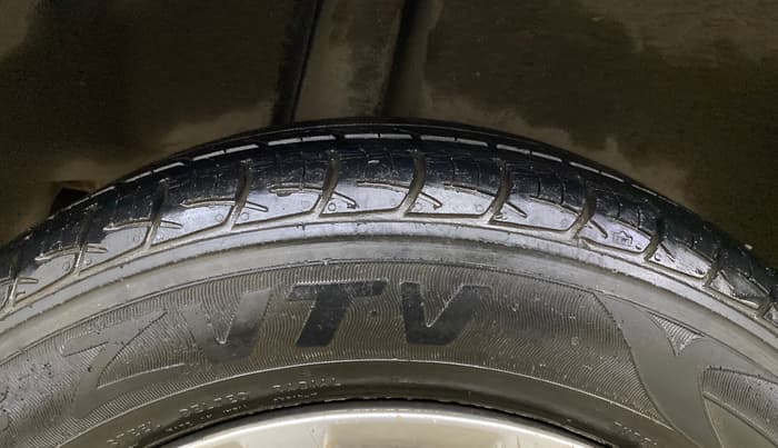 2016 Maruti Ciaz VXI, Petrol, Manual, 42,786 km, Right Rear Tyre Tread