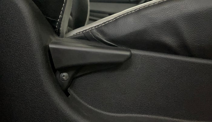 2019 Tata Tiago XT PETROL, Petrol, Manual, 37,833 km, Driver Side Adjustment Panel